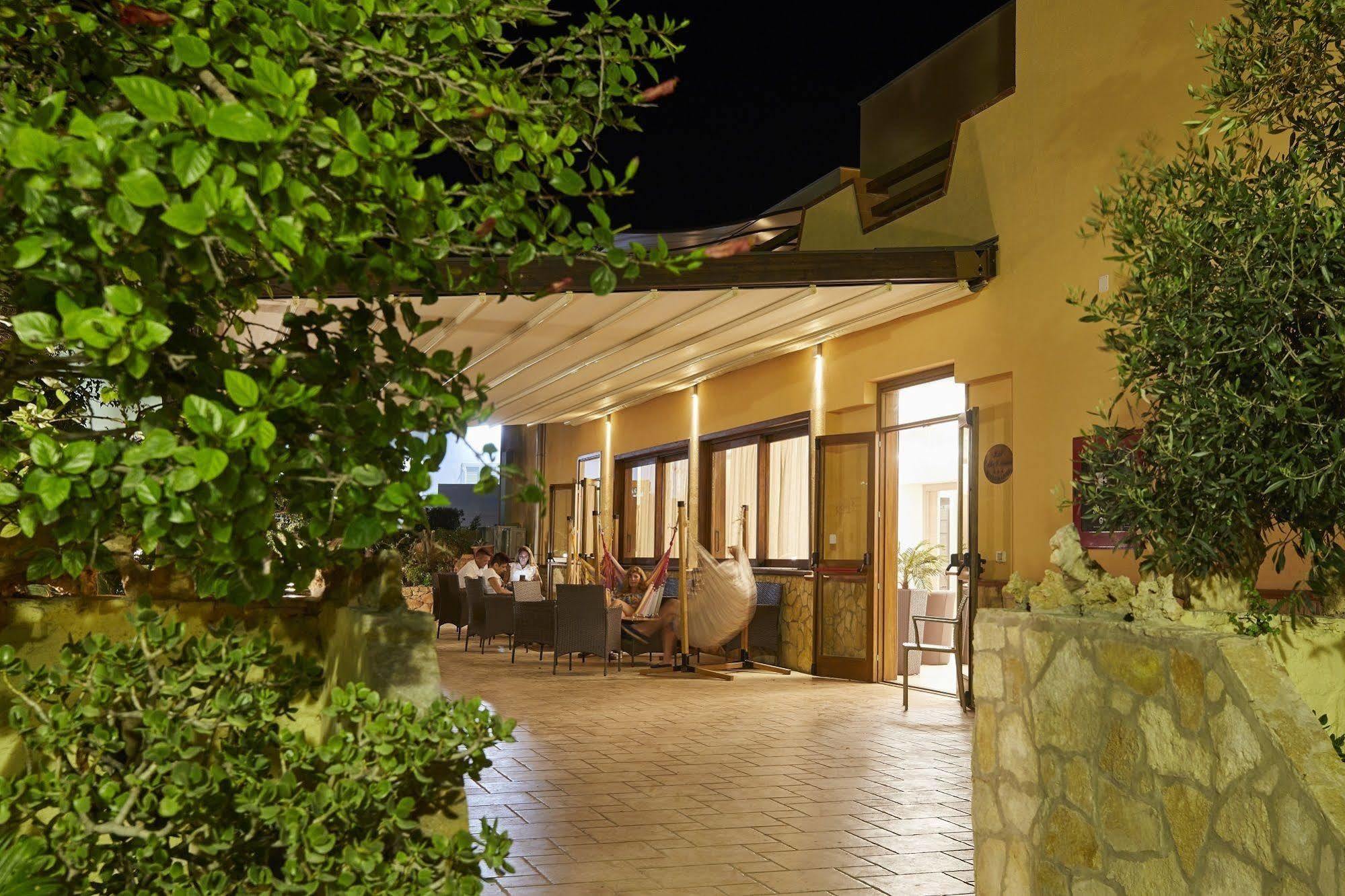 Alba D'Amore Hotel & Spa ลัมเปดูซา ภายนอก รูปภาพ